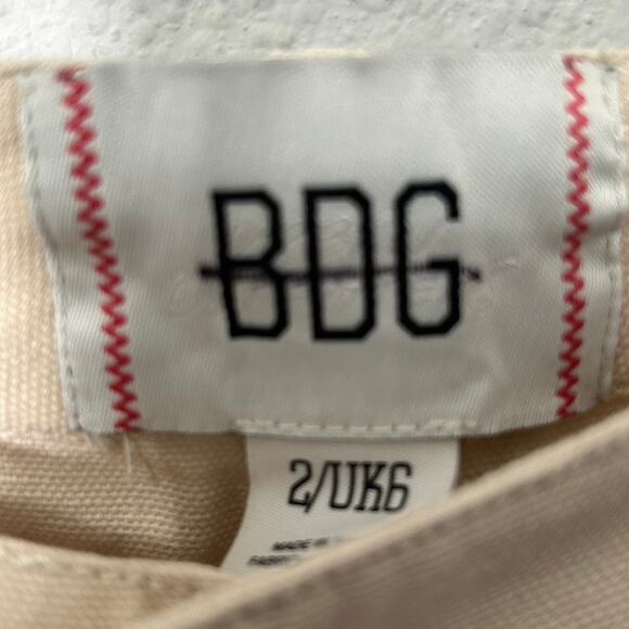 NEW UO Strawberry Print Embroidered Cream Joey Wide Leg Oversized Pant Sz 2 - Picture 6 of 12